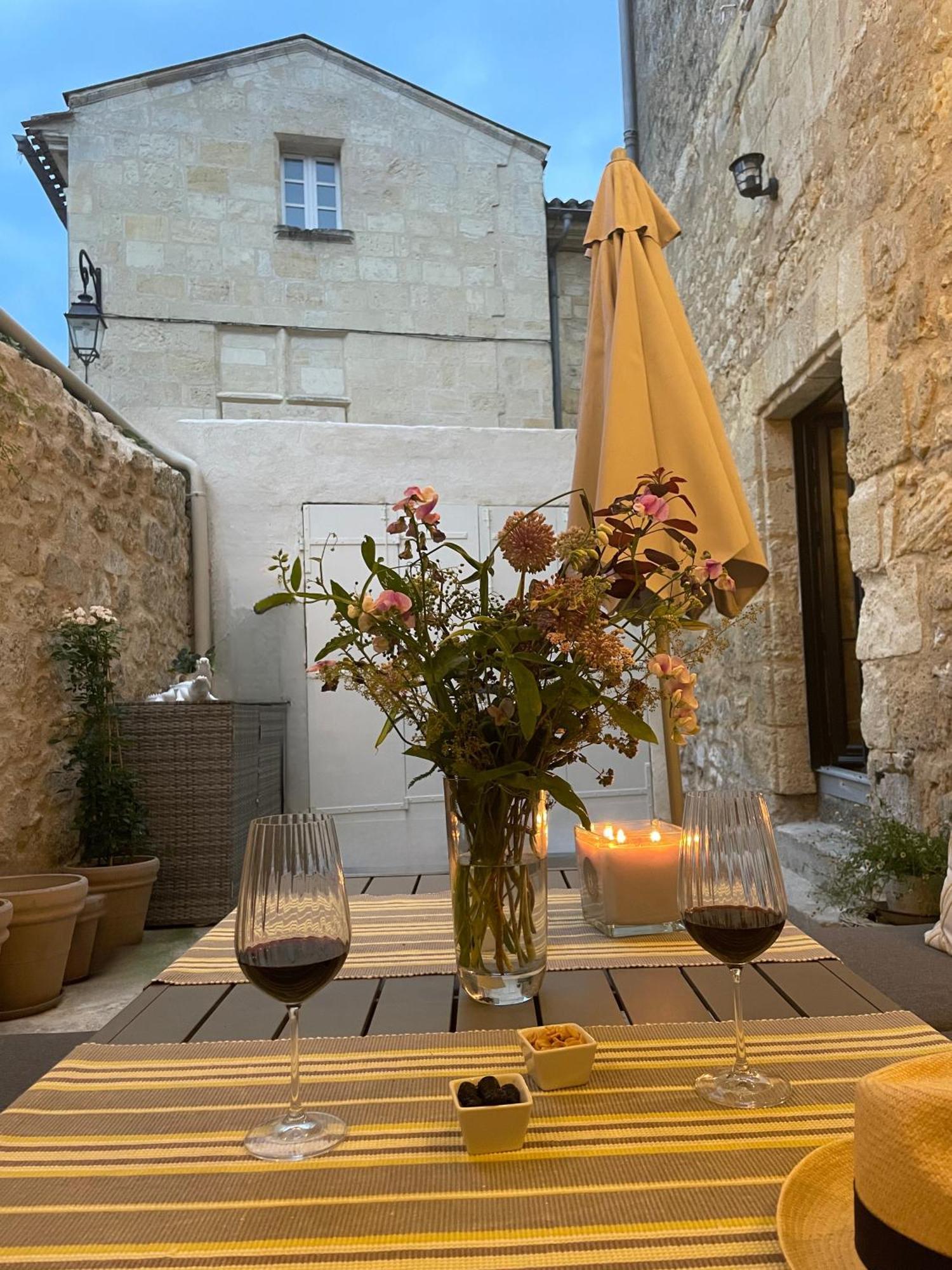 La Maison Du Clocher Saint-Émilion Buitenkant foto